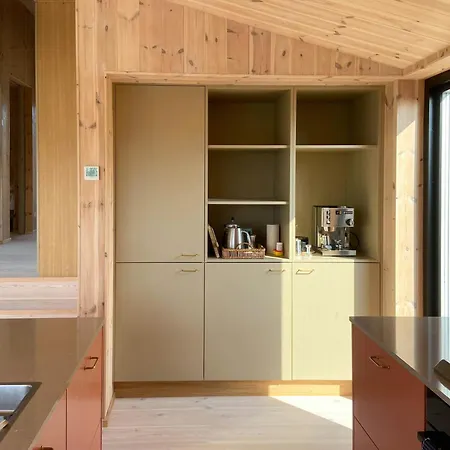 Modern Summer House Overlooking The Water * פאבורג