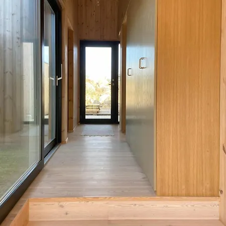 בית נופש Modern Summer House Overlooking The Water פאבורג