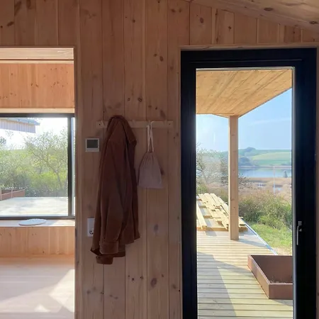 Modern Summer House Overlooking The Water Σπίτι διακοπών