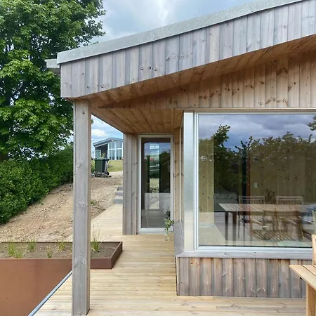 Modern Summer House Overlooking The Water Сasa de vacaciones *