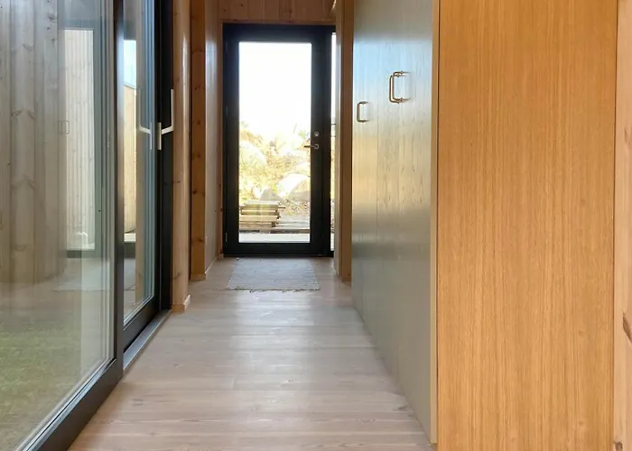 בית נופש Modern Summer House Overlooking The Water פאבורג