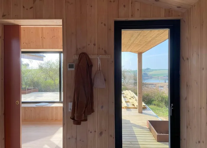 Modern Summer House Overlooking The Water Σπίτι διακοπών